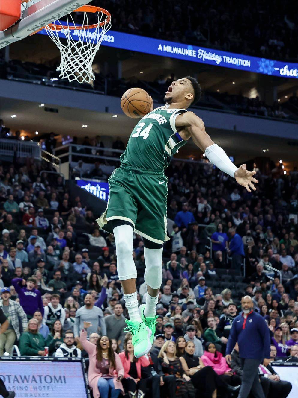 爱游戏体育 欧文运球突破集锦高清 