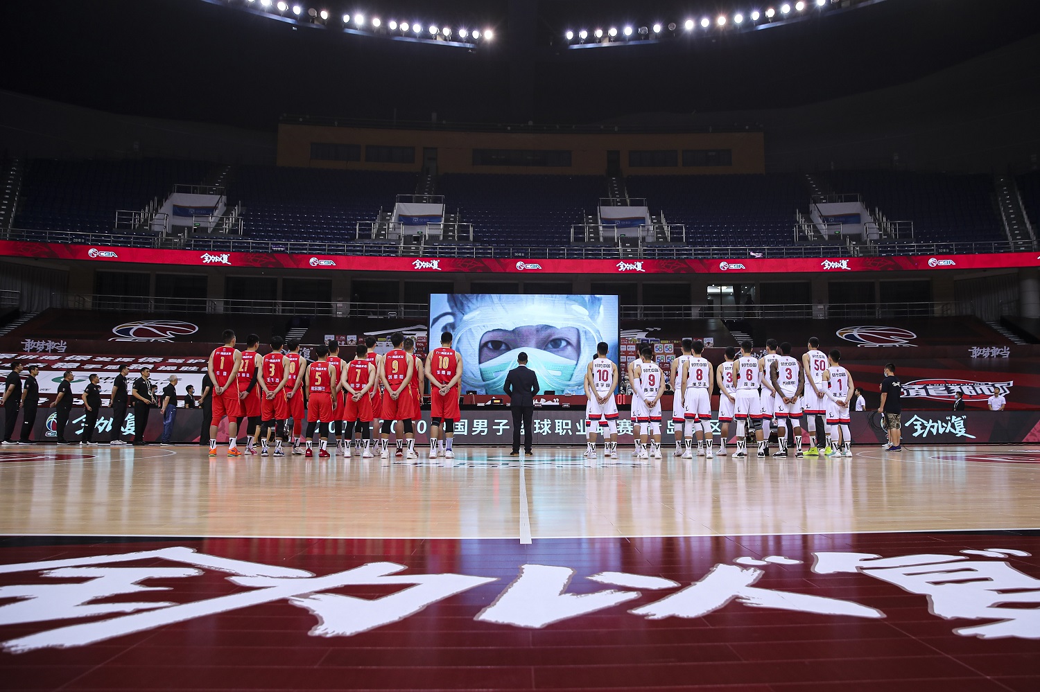 爱游戏中国体育SKT带队取胜！，萨拉赫重要时刻持续失利赛场气氛高涨的简单介绍