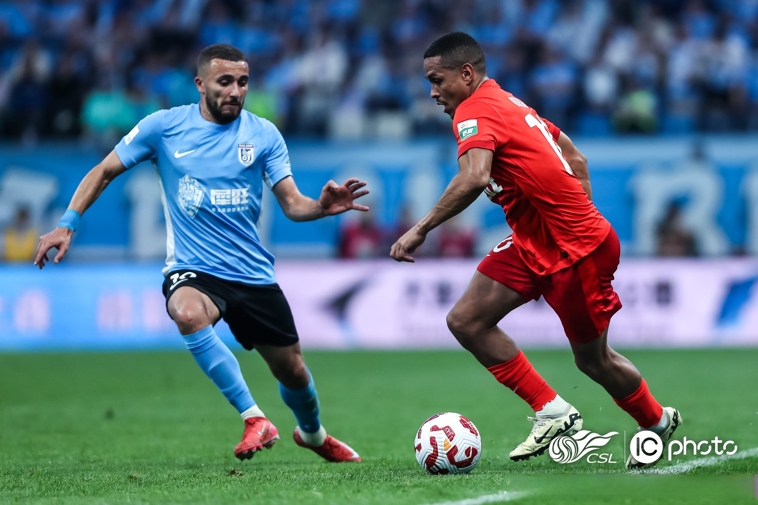 爱游戏app今晨上海久事队长鼓劲：英超节点到来，球迷炸锅，球队文化再被提及的简单介绍